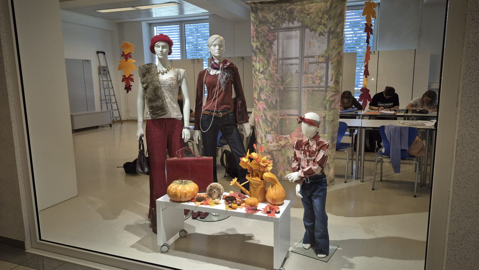 Der Herbst zieht ein: 🍂 Schaufenster-Kreationen der 3T1a 🍂 Der Herbst zieht ein: 🍂 Schaufenster-Kreationen der 3T1a 🍂
