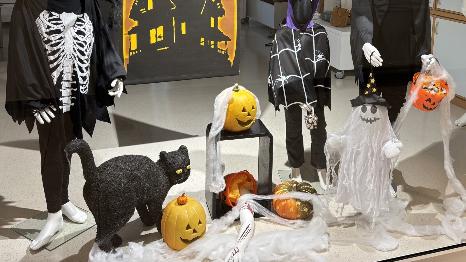 🎃🕸️ Die 3T1a wünscht ein schaurig-schönes HALLOWEEN!🕷️👻 🎃🕸️ Die 3T1a wünscht ein schaurig-schönes HALLOWEEN!🕷️👻