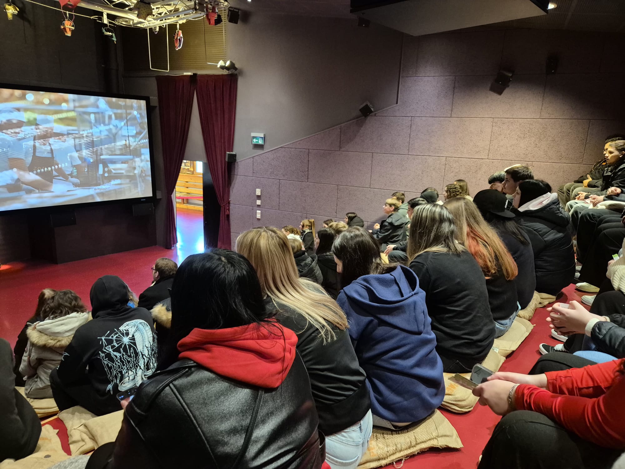 Lebensmittelhändler bei Zotter - Theater Lebensmittelhändler bei Zotter - Theater