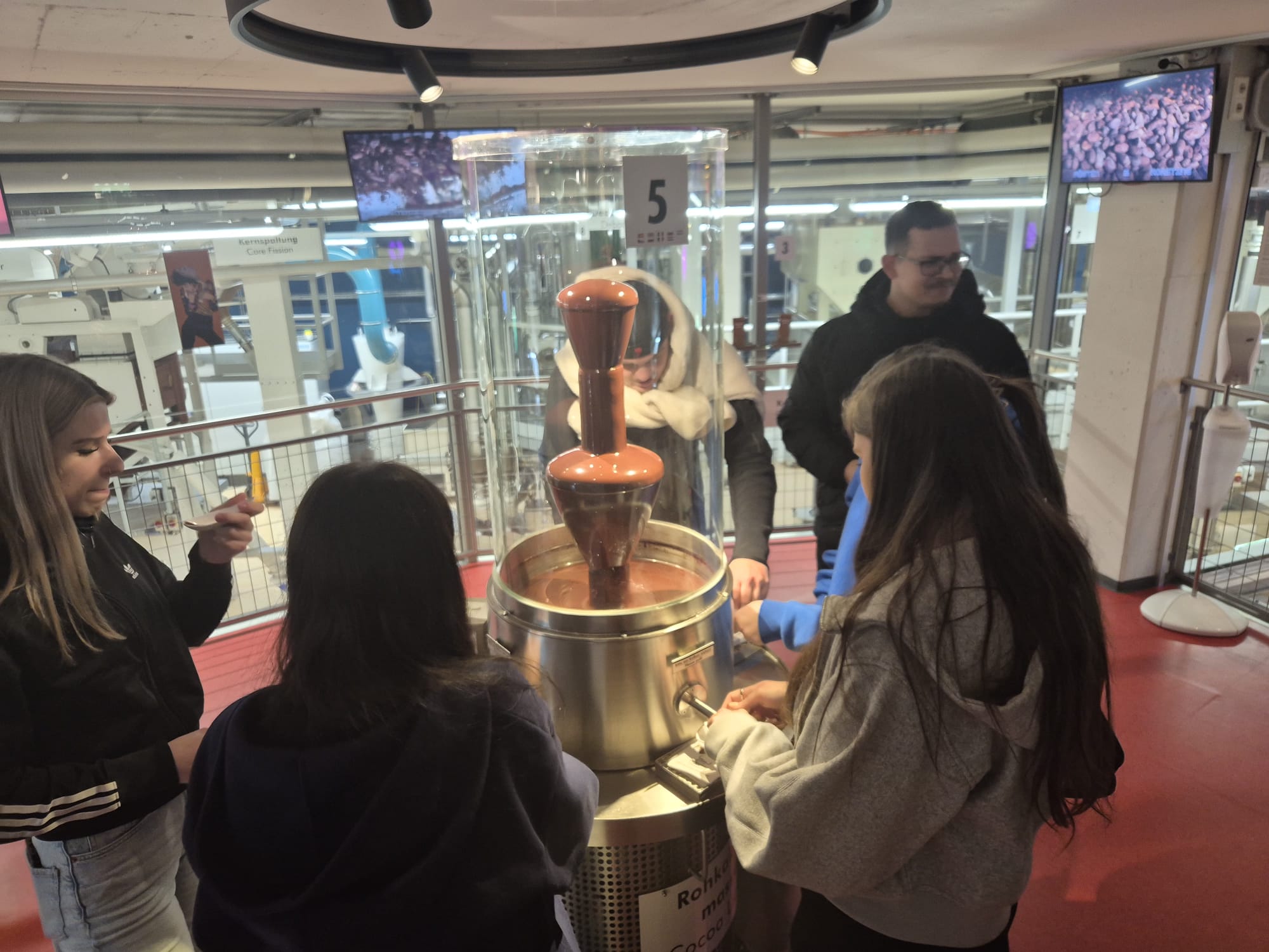 Lebensmittelhändler bei Zotter am Schokobrunnen Lebensmittelhändler bei Zotter am Schokobrunnen