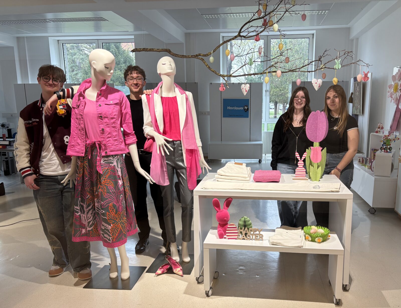 Ostergrüße im Schaufenster