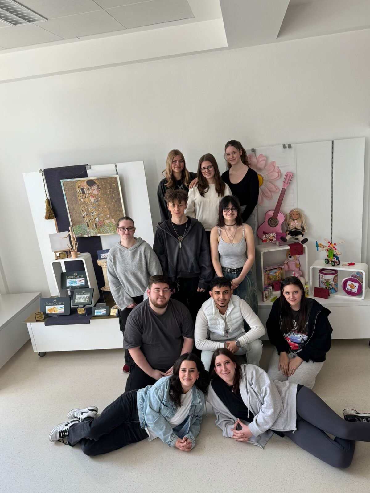 Kreative Schaufenstergestaltung im VFW-Unterricht