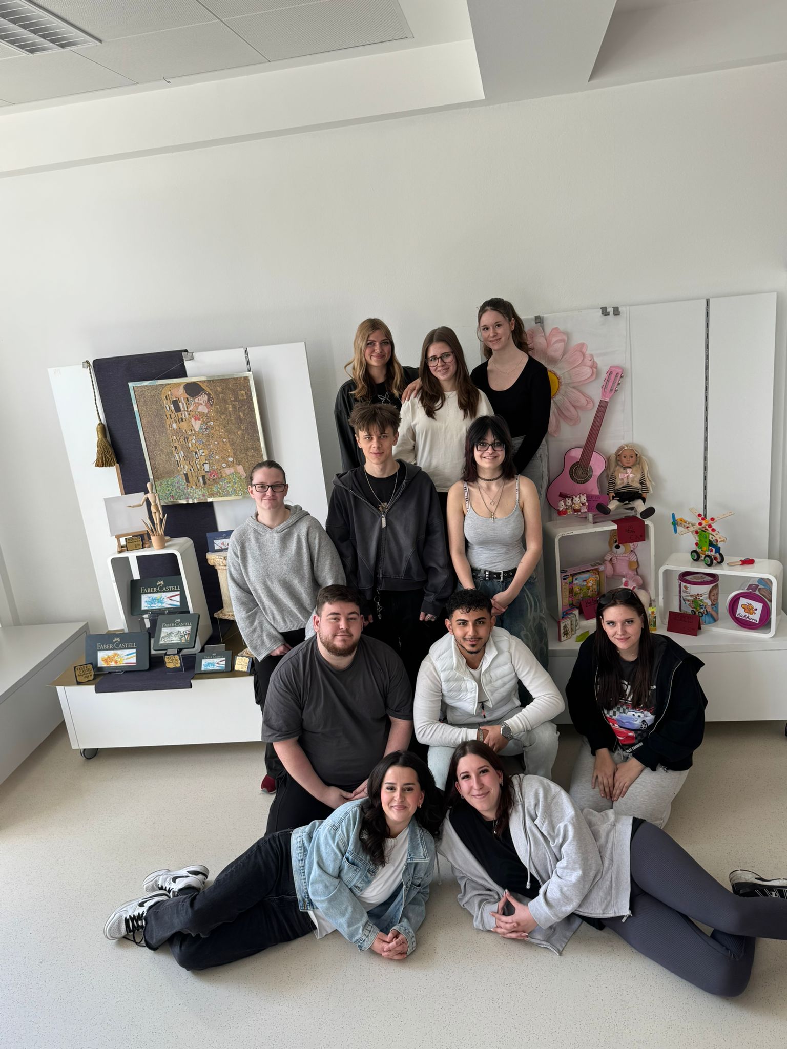 Kreative Schaufenstergestaltung im VFW-Unterricht