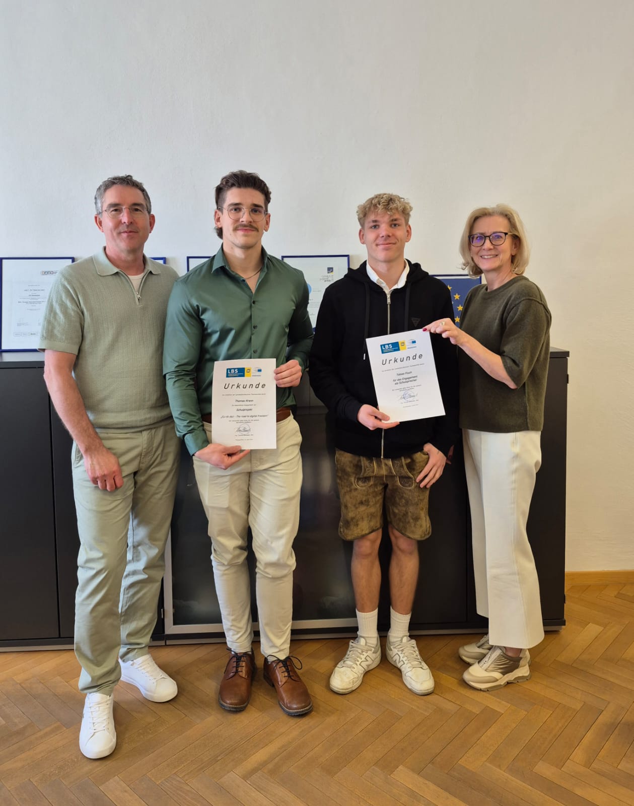 Urkundenverleihung für besondere Leistungen