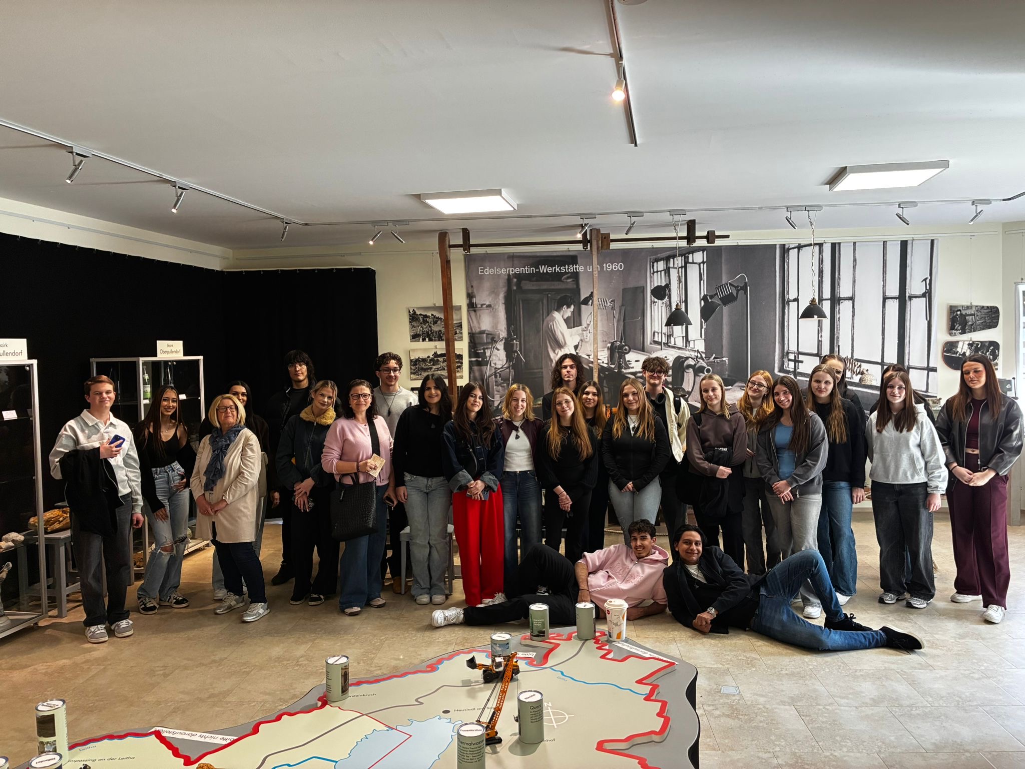Exkursion der 1. Klasse Uhren- und Juwelenhandel ins Felsenmuseum Bernstein
