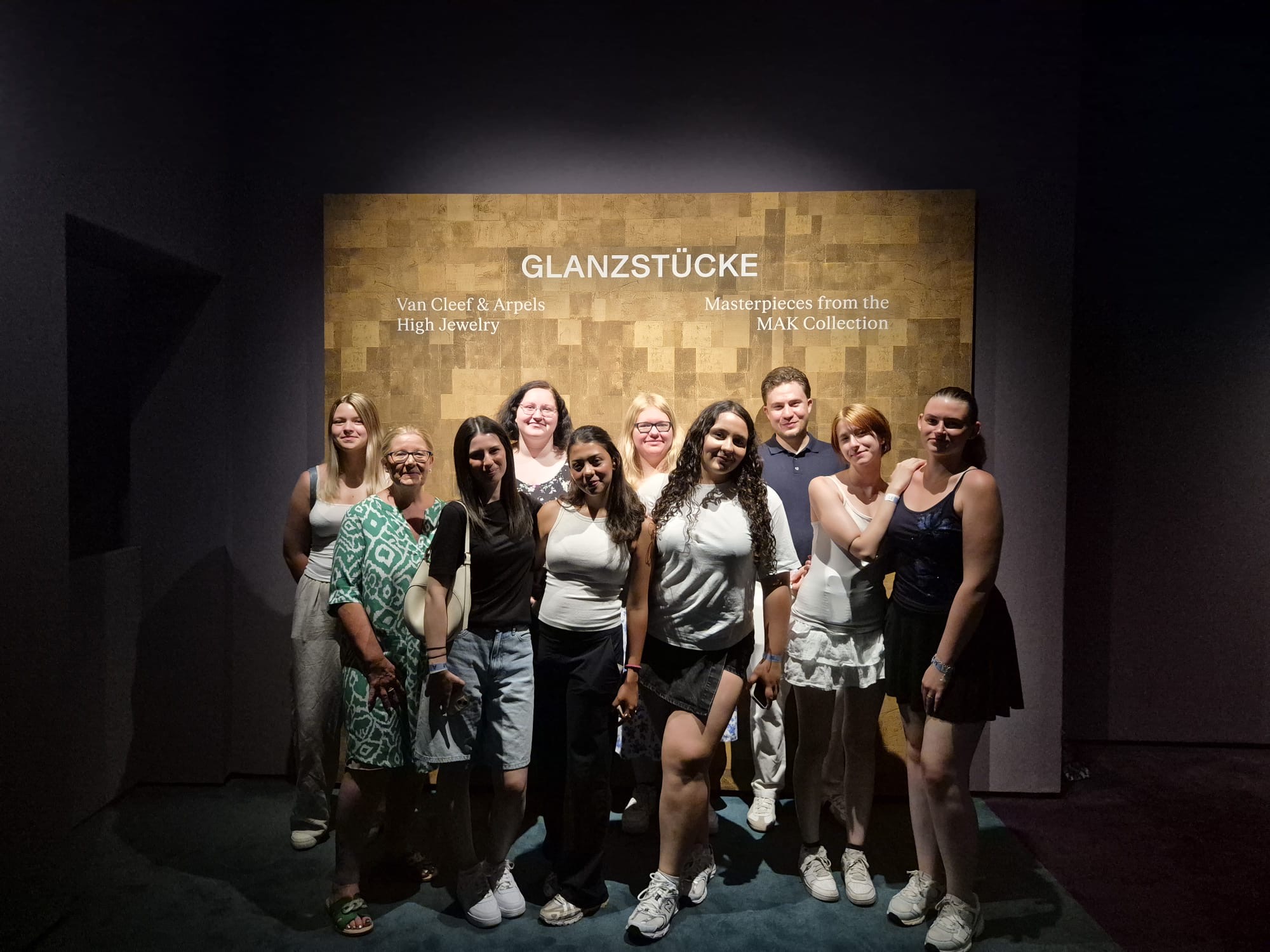 „Glanzstücke“ – Exkursion der Textil-Klassen ins MAK